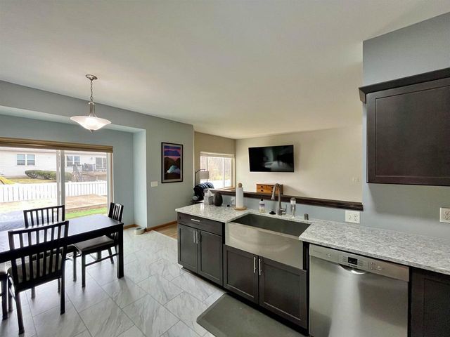 534 Goldenrod Circle, Verona, WI 53593