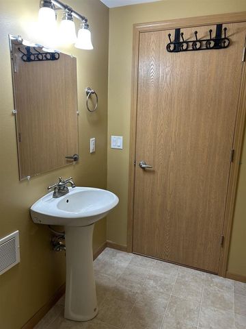 534 Goldenrod Circle, Verona, WI 53593