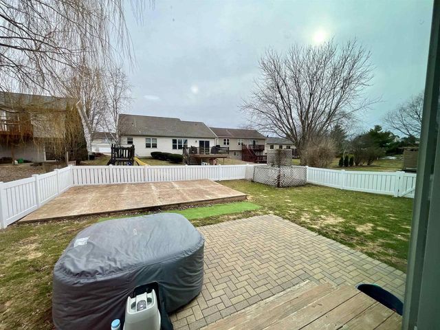 534 Goldenrod Circle, Verona, WI 53593