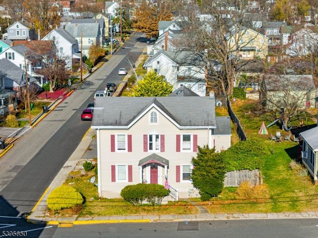 38 W Johnston St, Washington Boro, NJ 07882