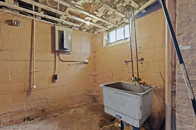 15508 Saint Marys Street, Detroit, MI 48227