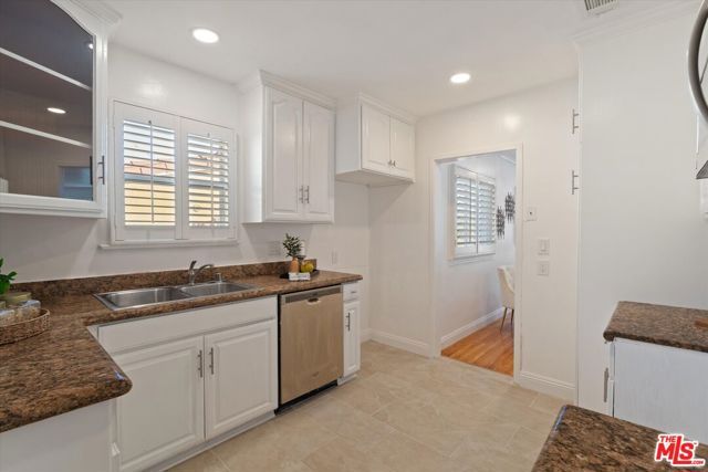 4215 W 58th Place, Los Angeles, CA 90043