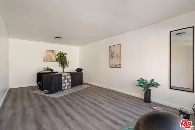 4215 W 58th Place, Los Angeles, CA 90043