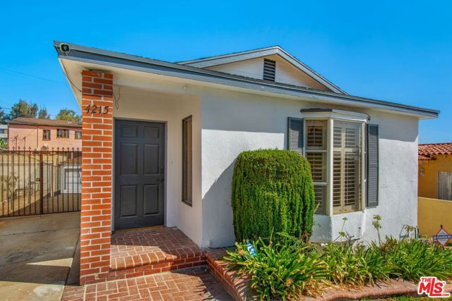 4215 W 58th Place, Los Angeles, CA 90043