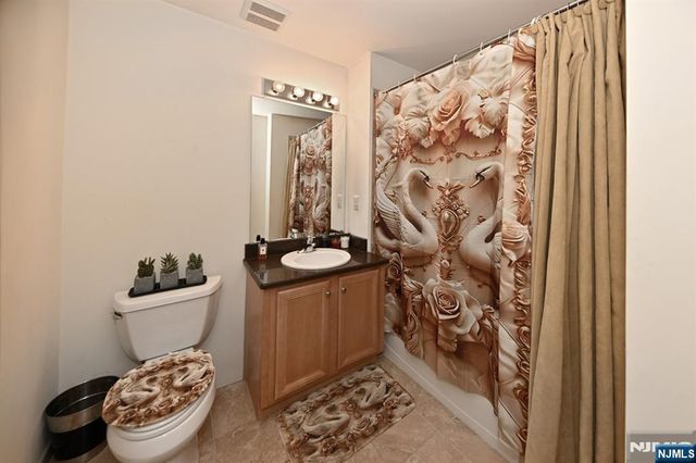 175 Rochelle Avenue 301, Rochelle Park, NJ 07662