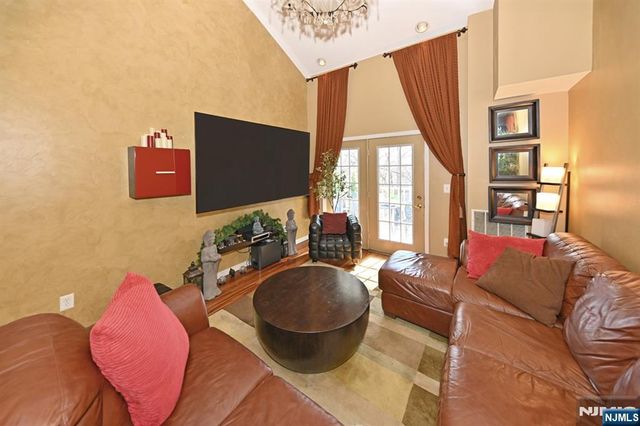 175 Rochelle Avenue 301, Rochelle Park, NJ 07662