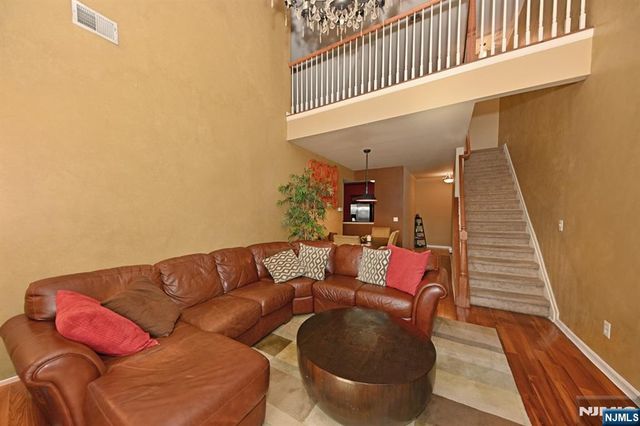 175 Rochelle Avenue 301, Rochelle Park, NJ 07662