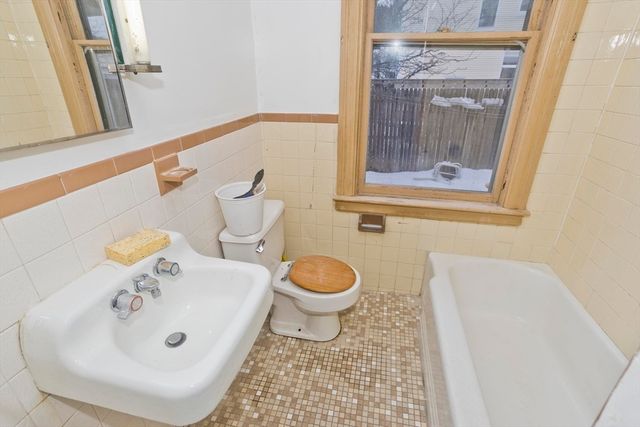 22-24 Woodbine Ave, Northampton, MA 01060