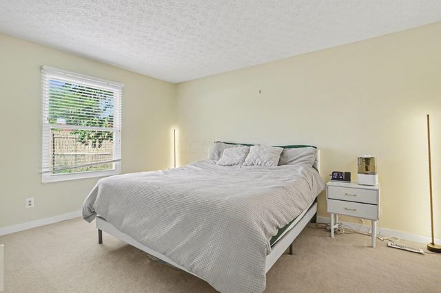 2021 Torreys Place, Powell, OH 43065
