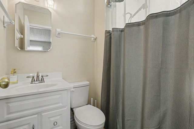 2021 Torreys Place, Powell, OH 43065