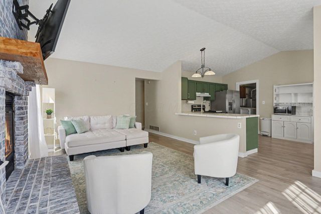 2021 Torreys Place, Powell, OH 43065