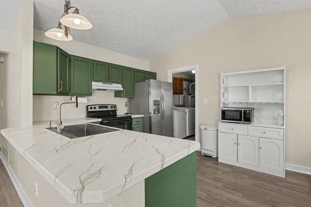 2021 Torreys Place, Powell, OH 43065
