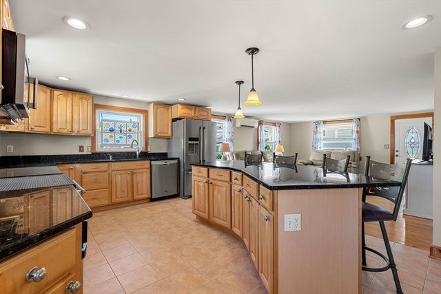 14 Overlook Street, Newburyport, MA 01950
