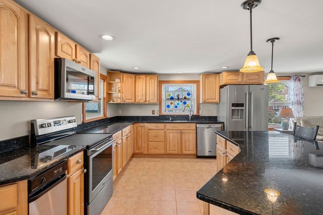 14 Overlook Street, Newburyport, MA 01950