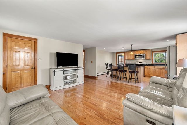 14 Overlook Street, Newburyport, MA 01950