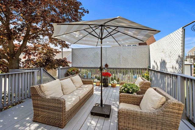 14 Overlook Street, Newburyport, MA 01950