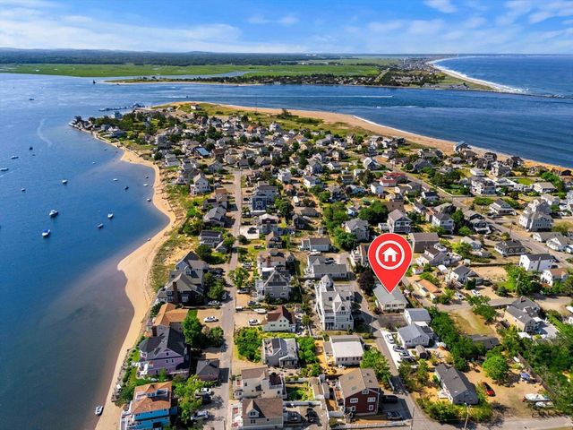 14 Overlook Street, Newburyport, MA 01950