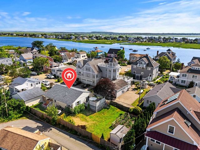 14 Overlook Street, Newburyport, MA 01950