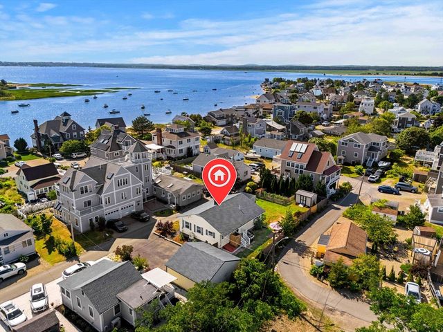 14 Overlook Street, Newburyport, MA 01950