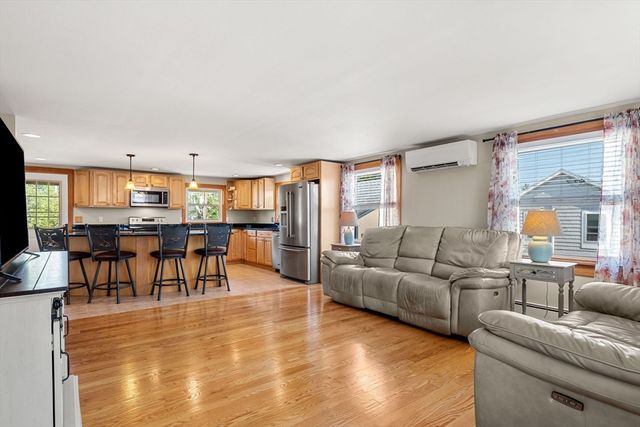 14 Overlook Street, Newburyport, MA 01950