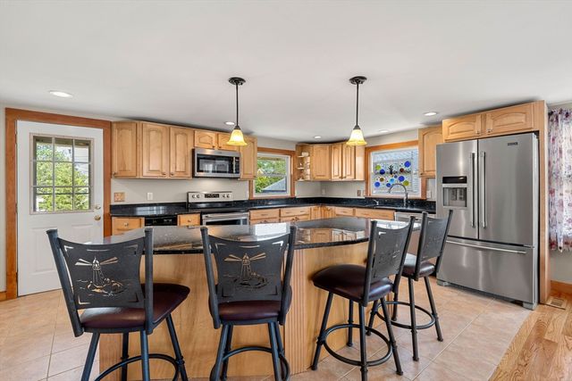 14 Overlook Street, Newburyport, MA 01950