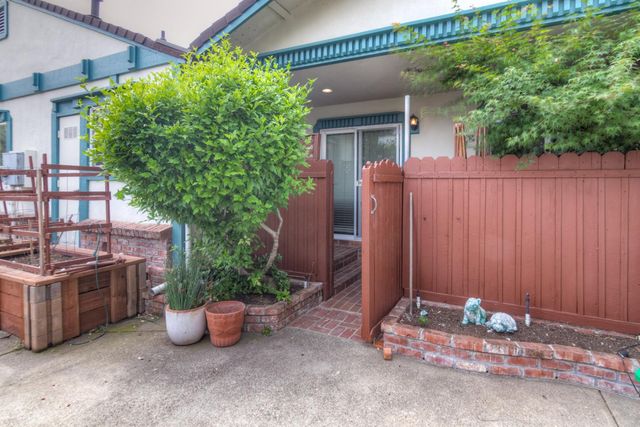 115 Alta Vista Ave, Roseville, CA 95678