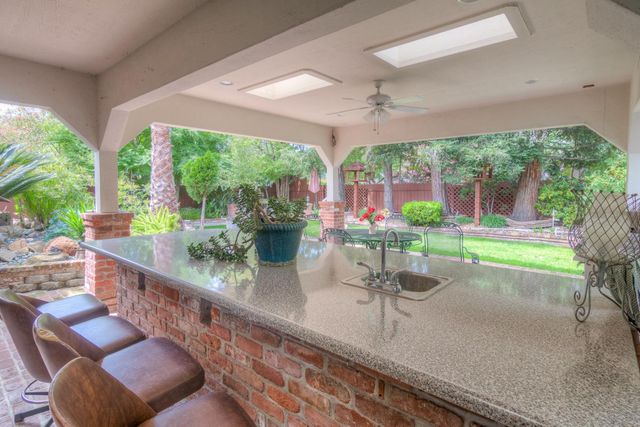 115 Alta Vista Ave, Roseville, CA 95678