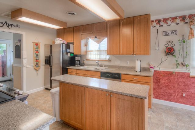 115 Alta Vista Ave, Roseville, CA 95678