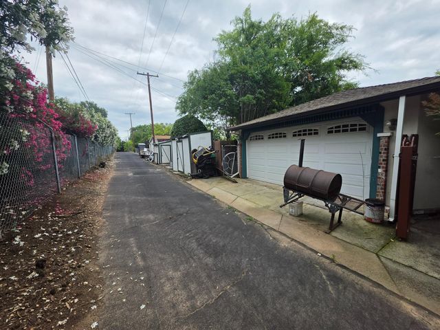 115 Alta Vista Ave, Roseville, CA 95678