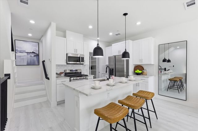 7207 Mohawk Drive 303, Dallas, TX 75235