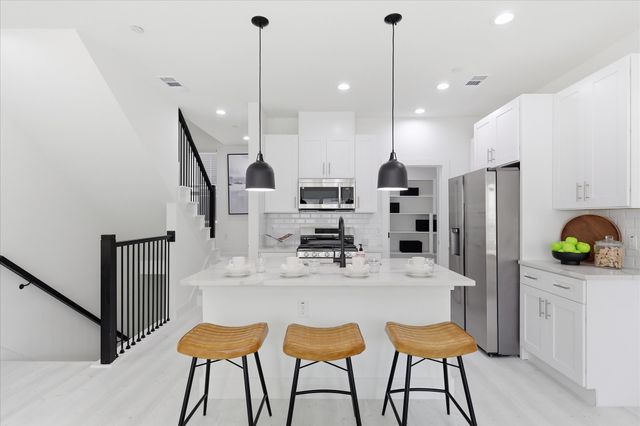 7207 Mohawk Drive 303, Dallas, TX 75235