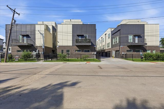7207 Mohawk Drive 303, Dallas, TX 75235