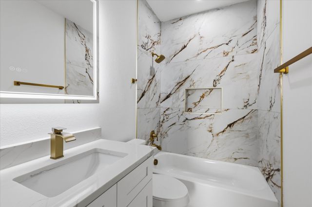 7207 Mohawk Drive 303, Dallas, TX 75235