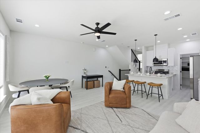 7207 Mohawk Drive 303, Dallas, TX 75235