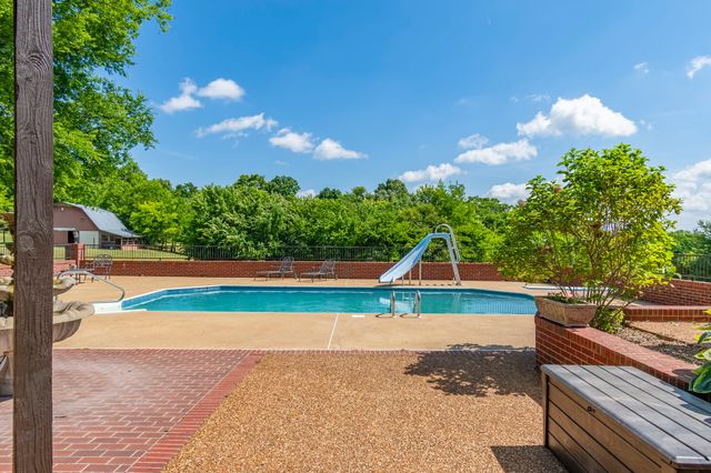 1979 Buck Daniels Rd, Culleoka, TN 38451
