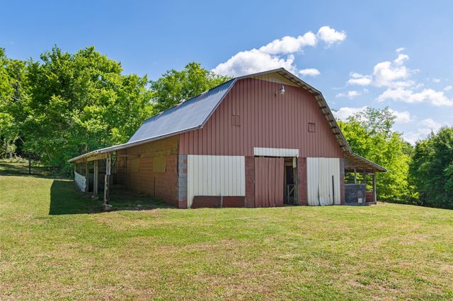 1979 Buck Daniels Rd, Culleoka, TN 38451