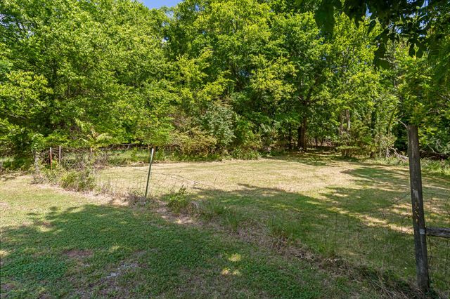 1979 Buck Daniels Rd, Culleoka, TN 38451