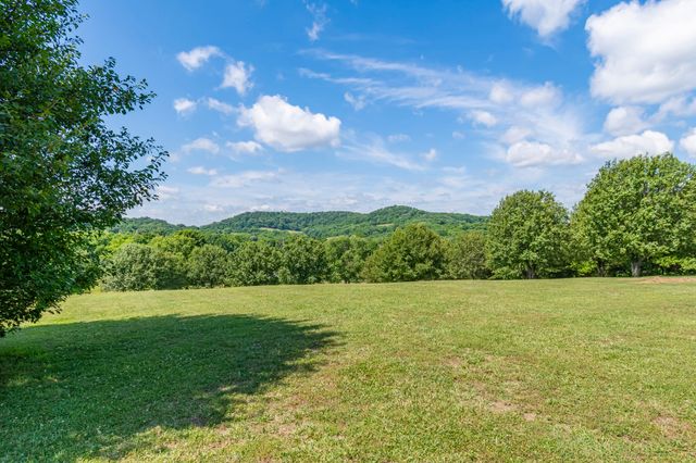 1979 Buck Daniels Rd, Culleoka, TN 38451