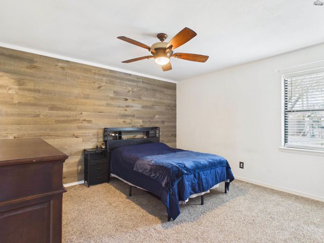 517 N BOIS DARC STREET, Holliday, TX 76366