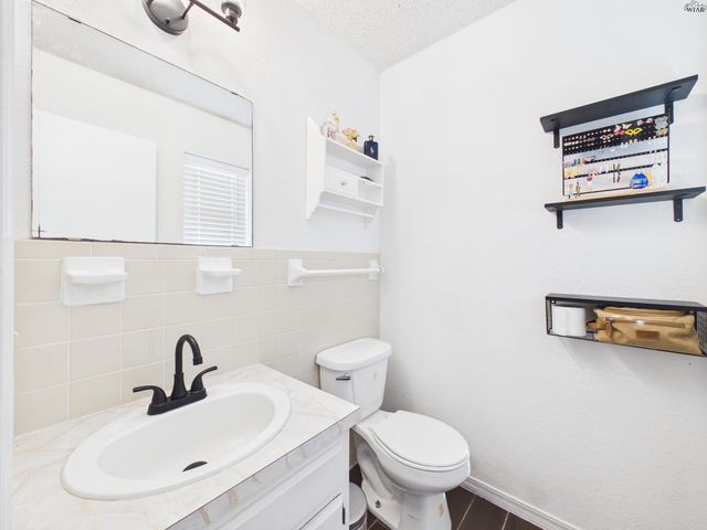 517 N BOIS DARC STREET, Holliday, TX 76366