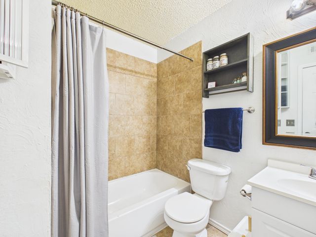 517 N BOIS DARC STREET, Holliday, TX 76366