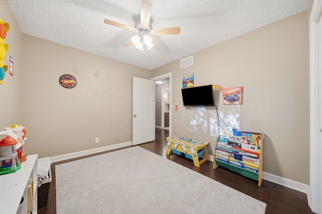 1805 N Terry Ln, Andover, KS 67002