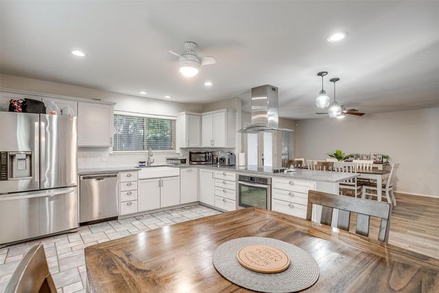 5306 Oak Brook Road, Arlington, TX 76016