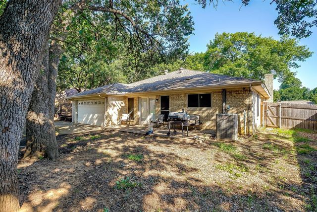 5306 Oak Brook Road, Arlington, TX 76016