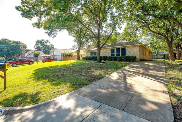 5306 Oak Brook Road, Arlington, TX 76016