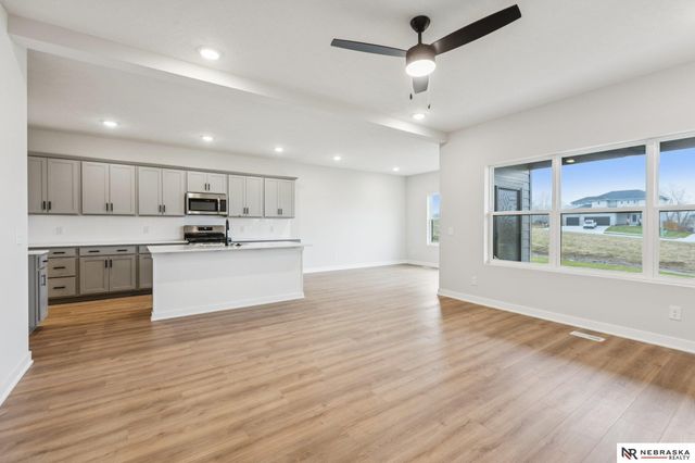 11402 N 161 Avenue, Bennington, NE 68007