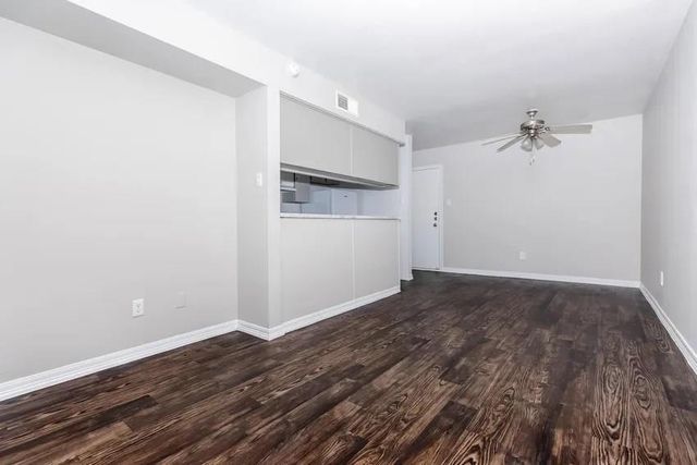4400 Memorial Drive 13-1089, Houston, TX 77007