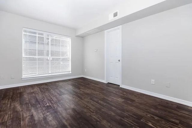 4400 Memorial Drive 13-1089, Houston, TX 77007