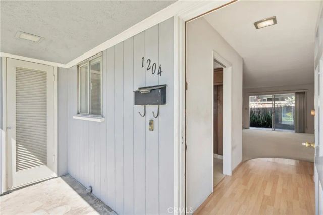 1204 E 1st Street, Tustin, CA 92780
