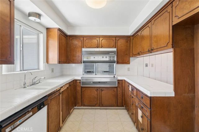 1204 E 1st Street, Tustin, CA 92780